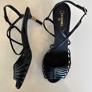 Chanel EU 40 Black Leather Strappy Sandal Heels CC Logo Charm Y2K Authentic